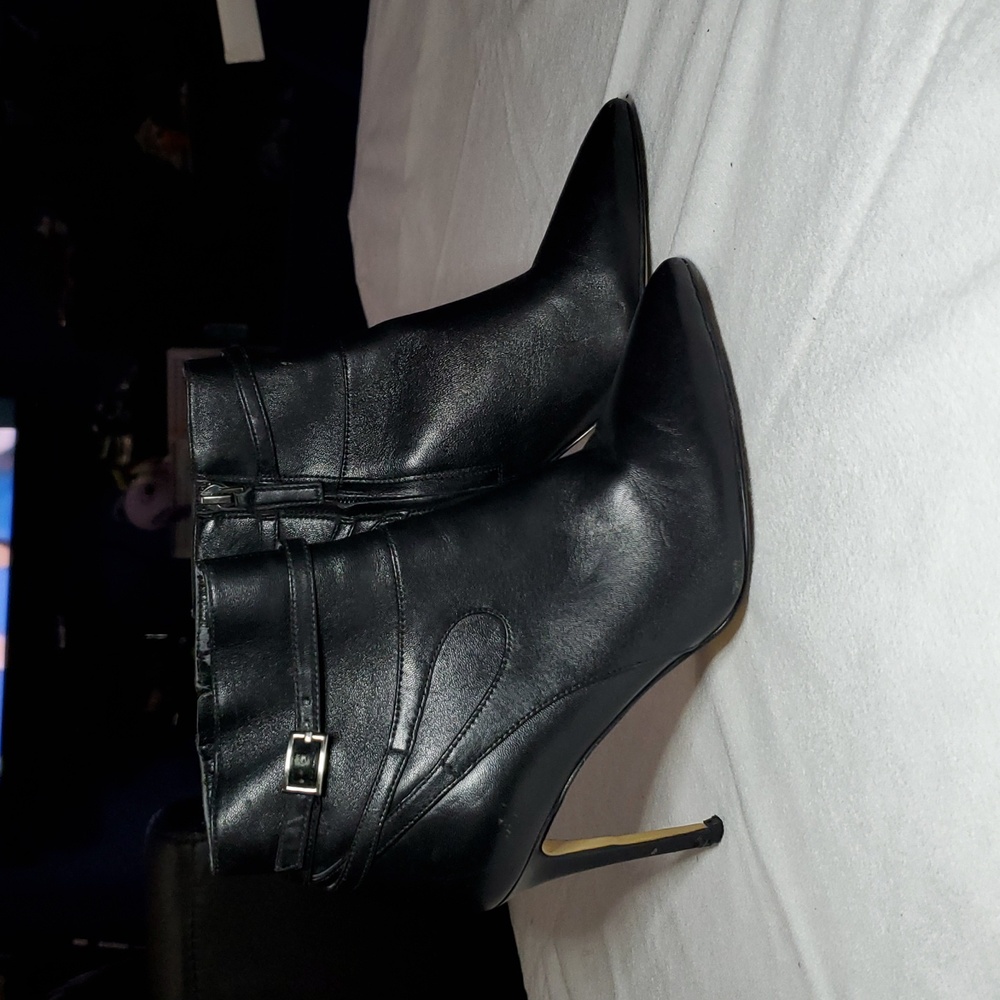 Nine West Tanesha Black Leather Ankle Boot